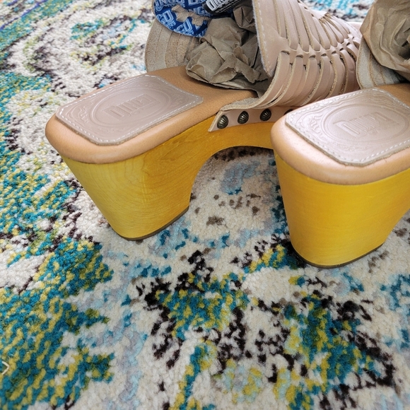 NWT Dingo 100% Leather Tan Woven Platform Women's Summer Heels, Size 9.5 - Picture 6 of 10